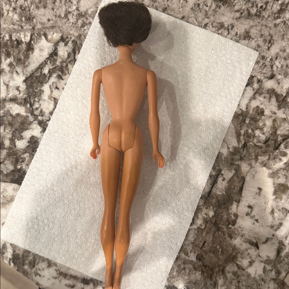 Barbie: 1960’s bubble cut hairstyle, nurse uniform. - Picture 8 of 8